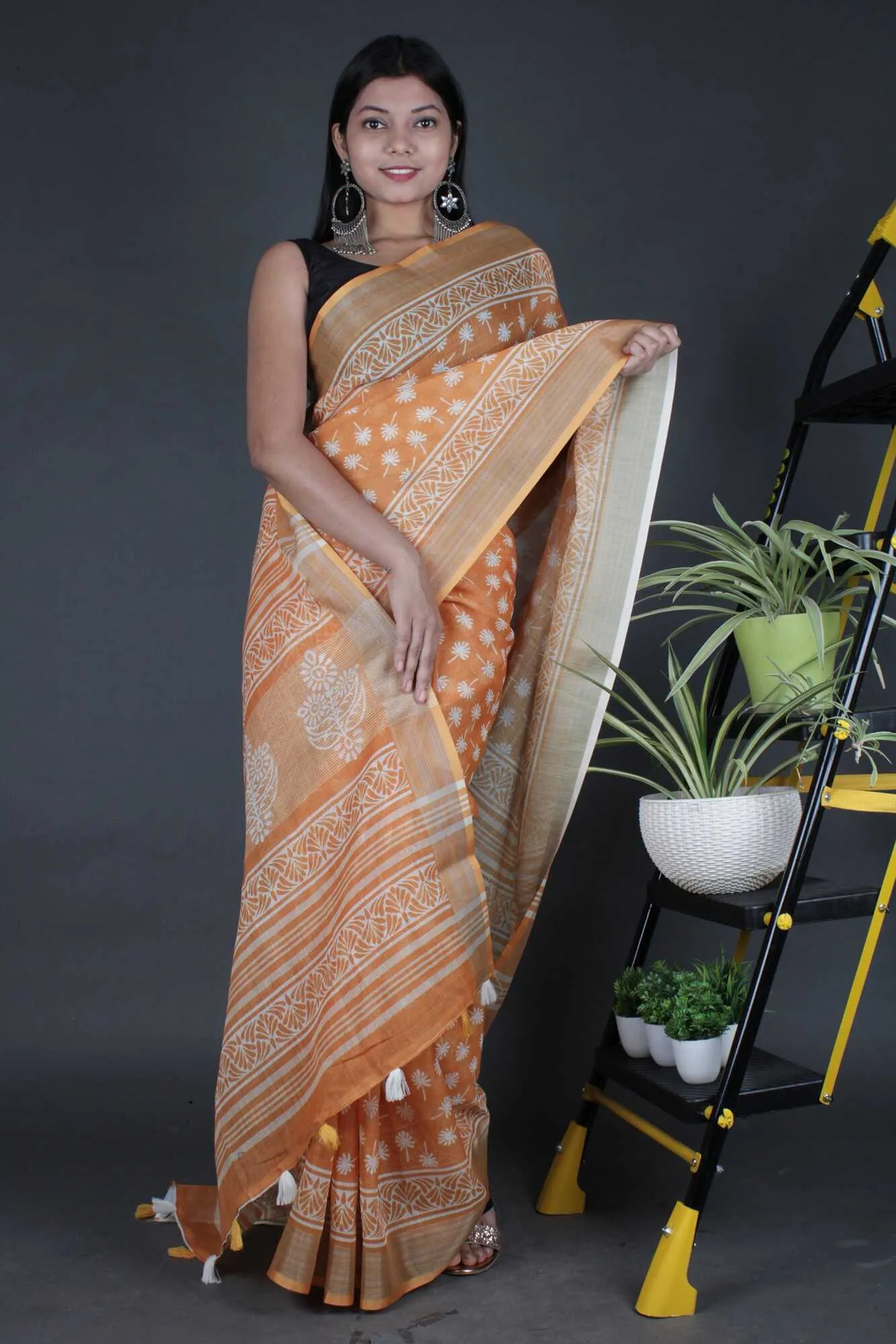 Charming Linen Digital Printed With Silver Weaving Border Wrap in 1 Minute Saree