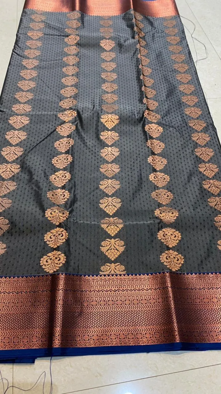 Dual shaded grey and blue silk saree with blouse
