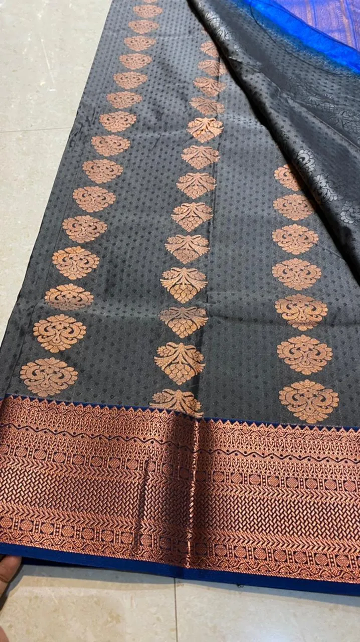 Dual shaded grey and blue silk saree with blouse
