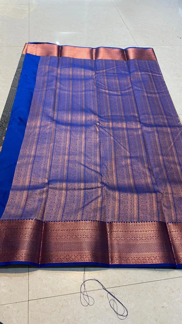Dual shaded grey and blue silk saree with blouse