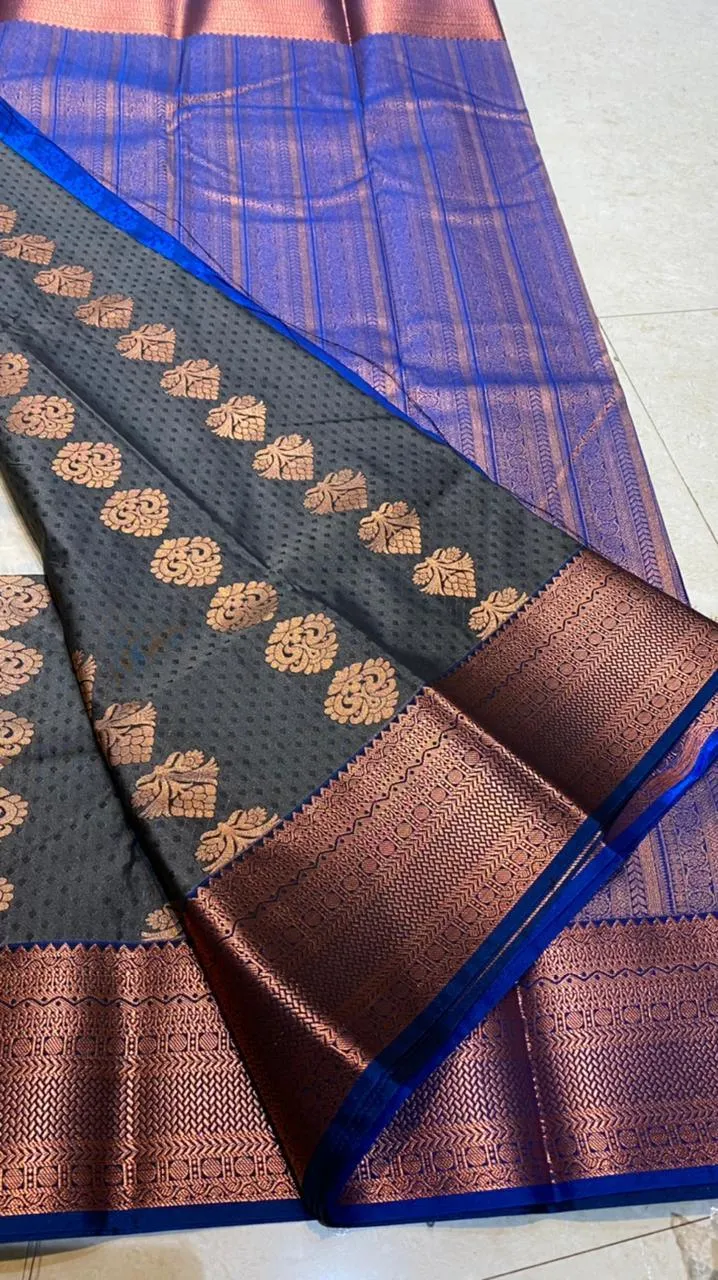 Dual shaded grey and blue silk saree with blouse