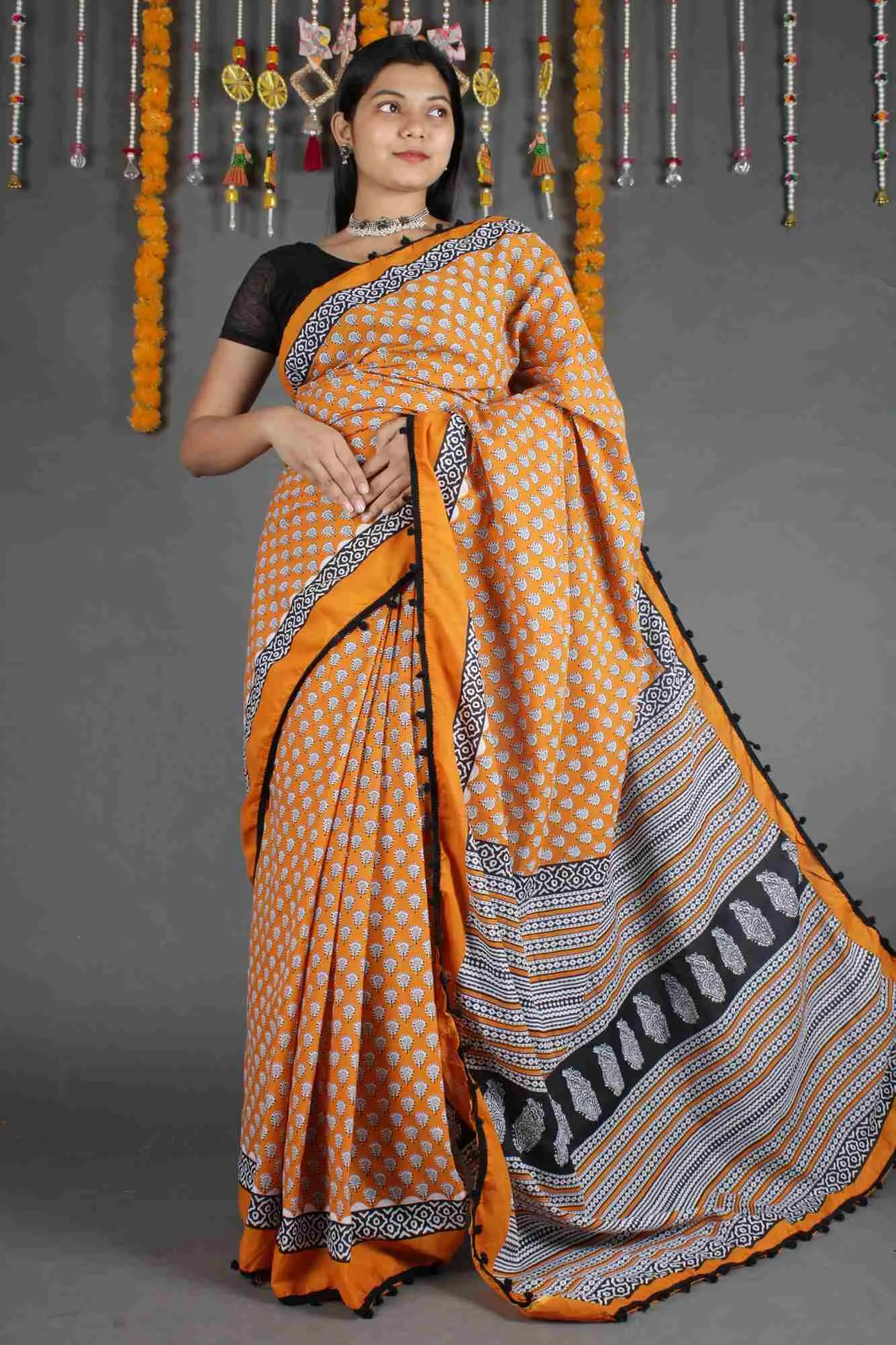 MUSTARD & BLACK SANGANERI COTTON MUL MUL PRINTED 1 MINUTE SAREE WITH POMPOM