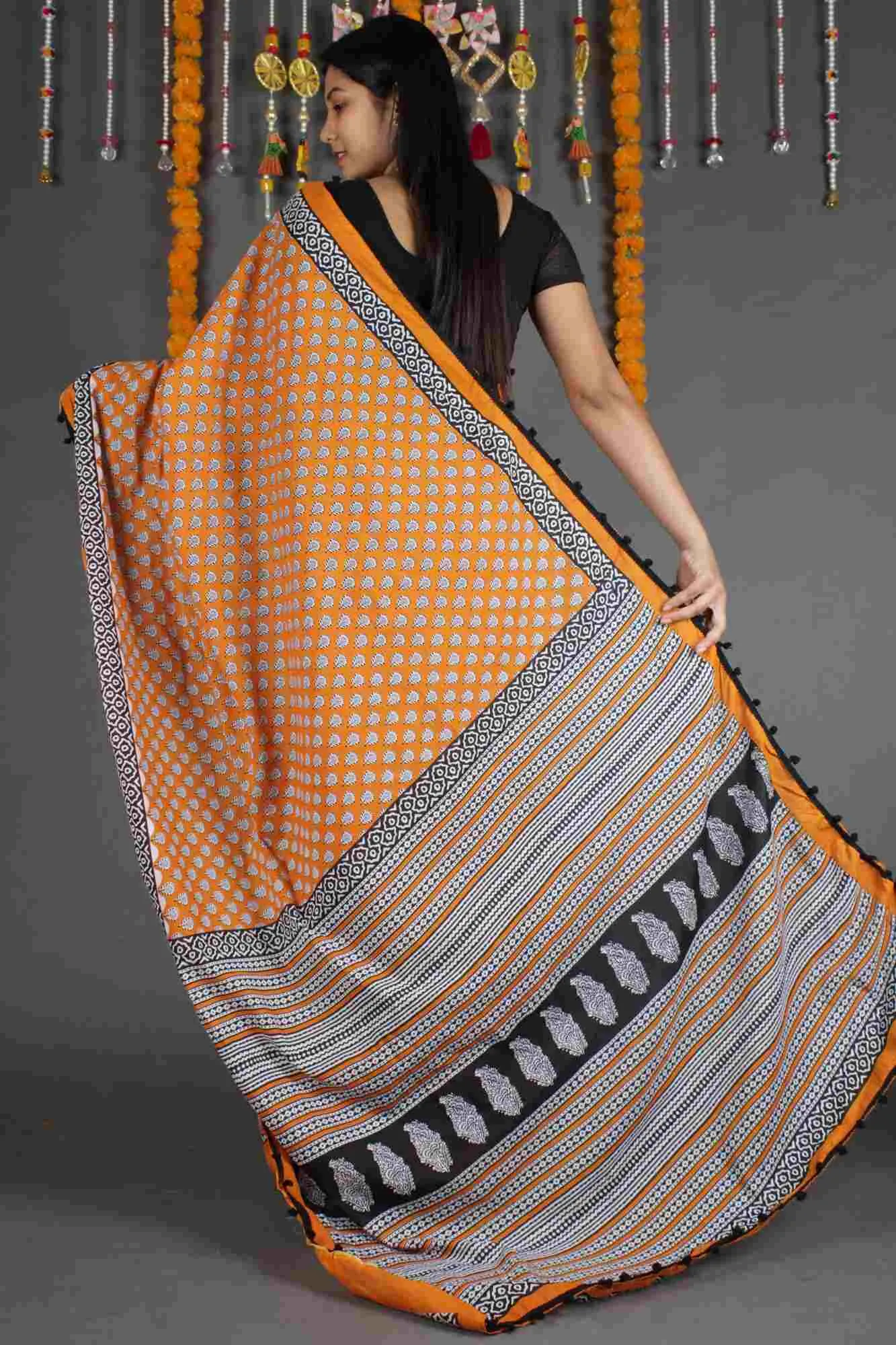 MUSTARD & BLACK SANGANERI COTTON MUL MUL PRINTED 1 MINUTE SAREE WITH POMPOM
