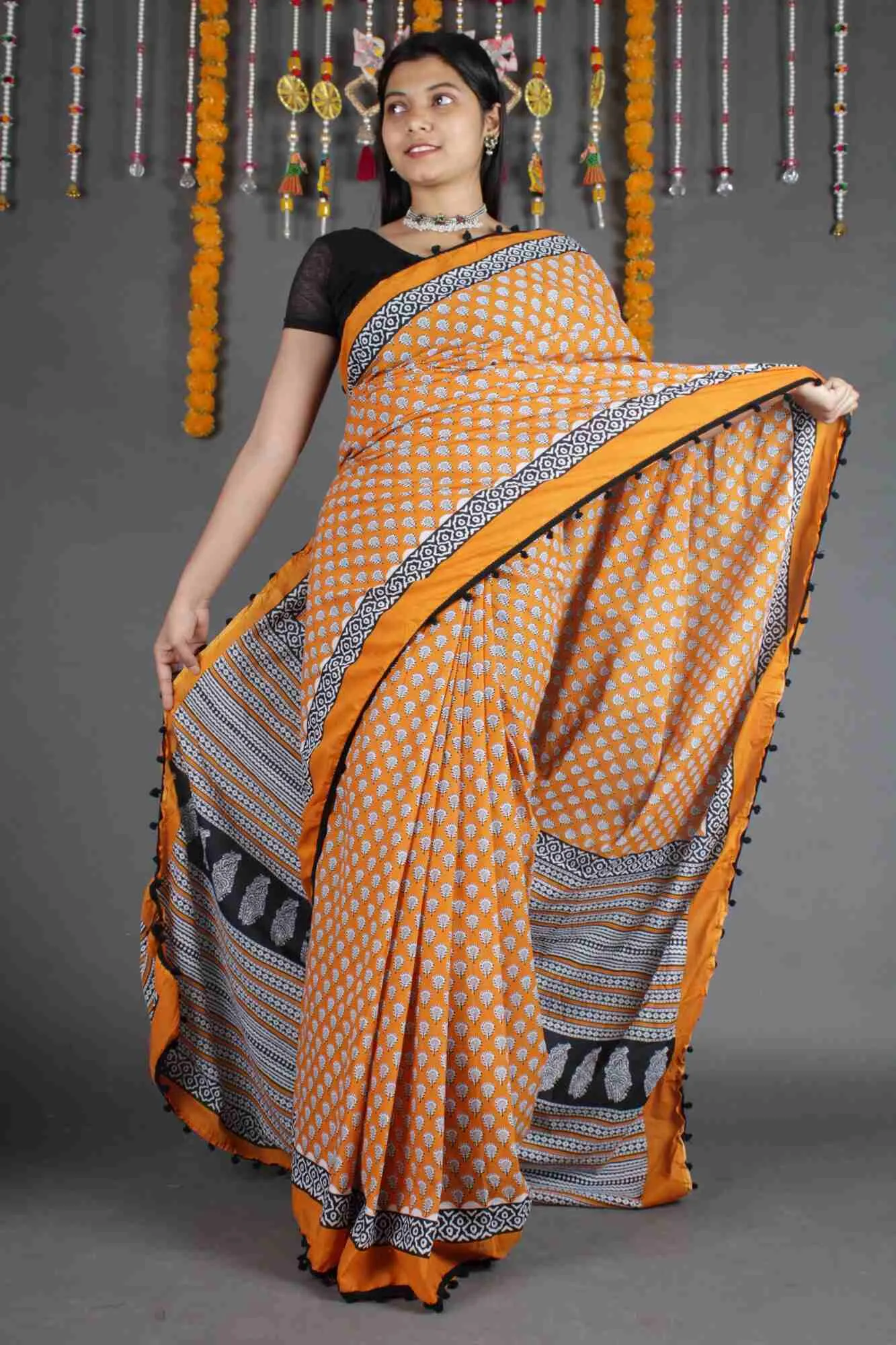 MUSTARD & BLACK SANGANERI COTTON MUL MUL PRINTED 1 MINUTE SAREE WITH POMPOM